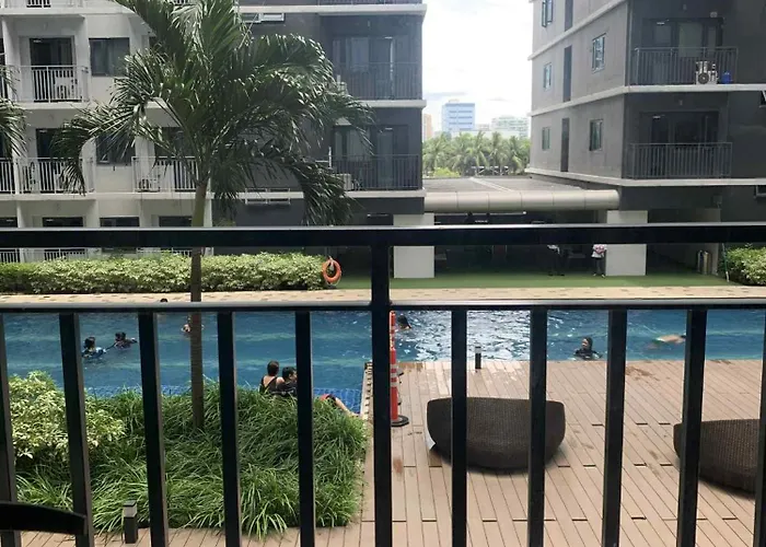Minimalist Big 1br Pool View Moa Airport Hotel